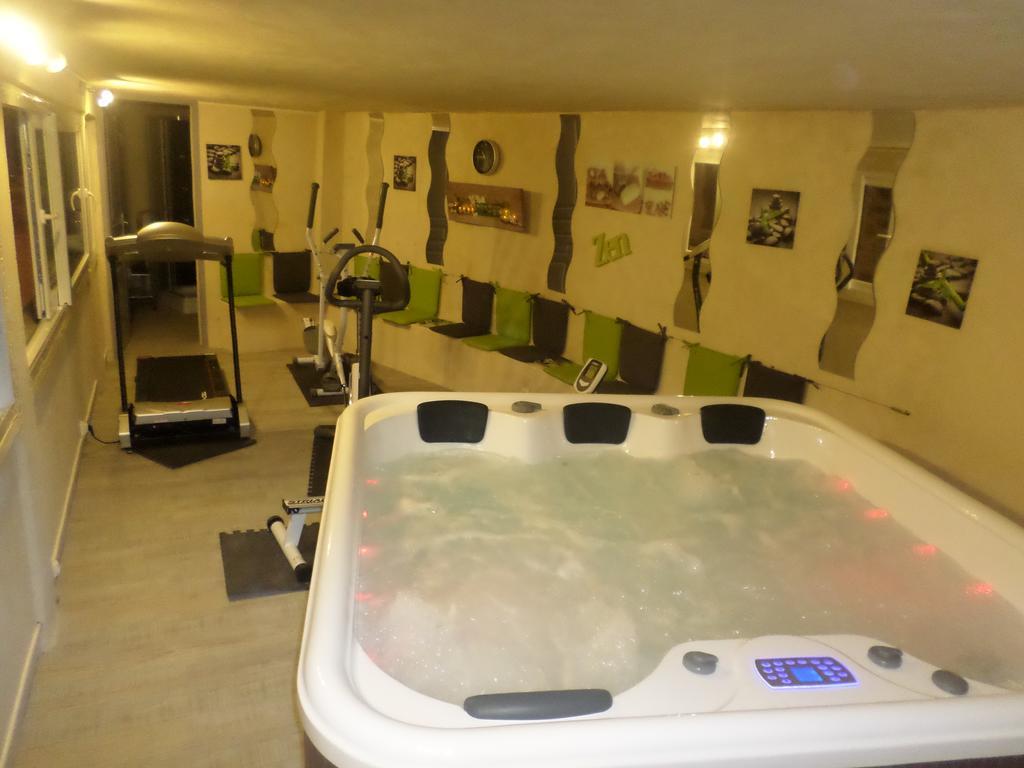 Appart'Hotel Les Tilleuls Saint-Macaire Rom bilde