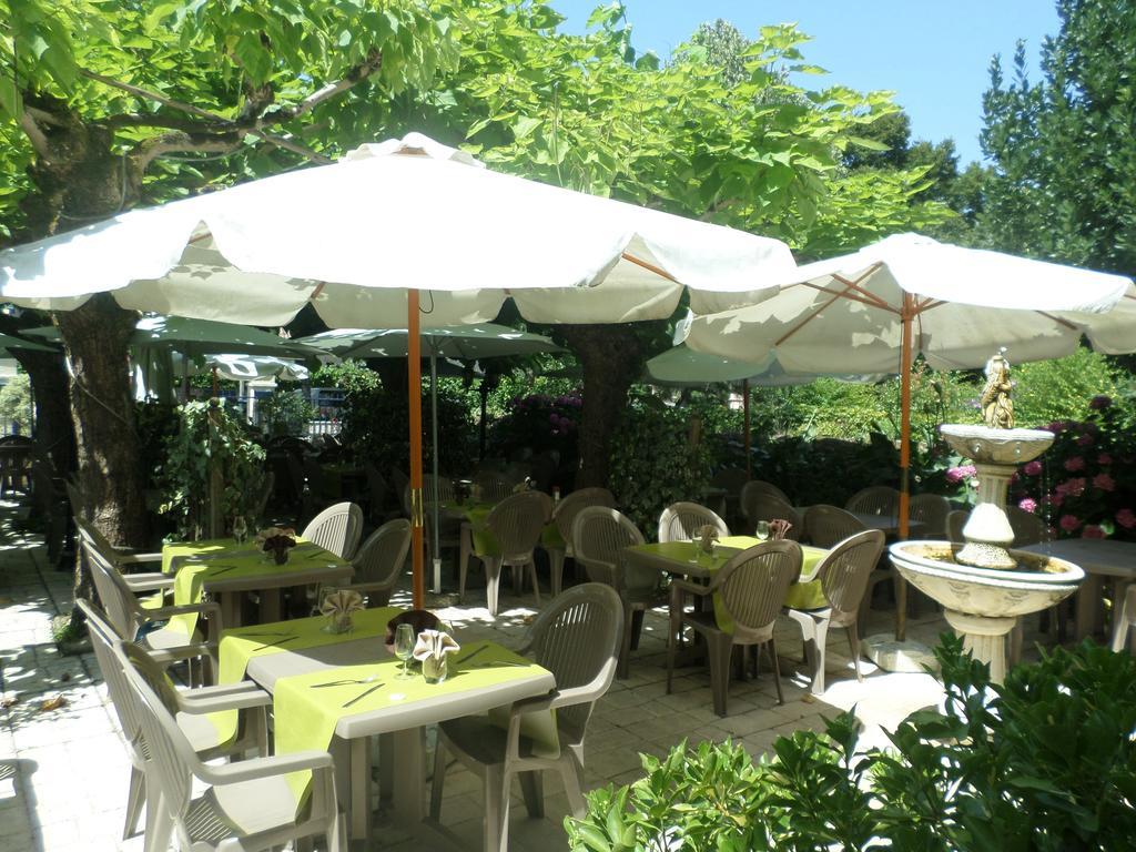 Appart'Hotel Les Tilleuls Saint-Macaire Rom bilde